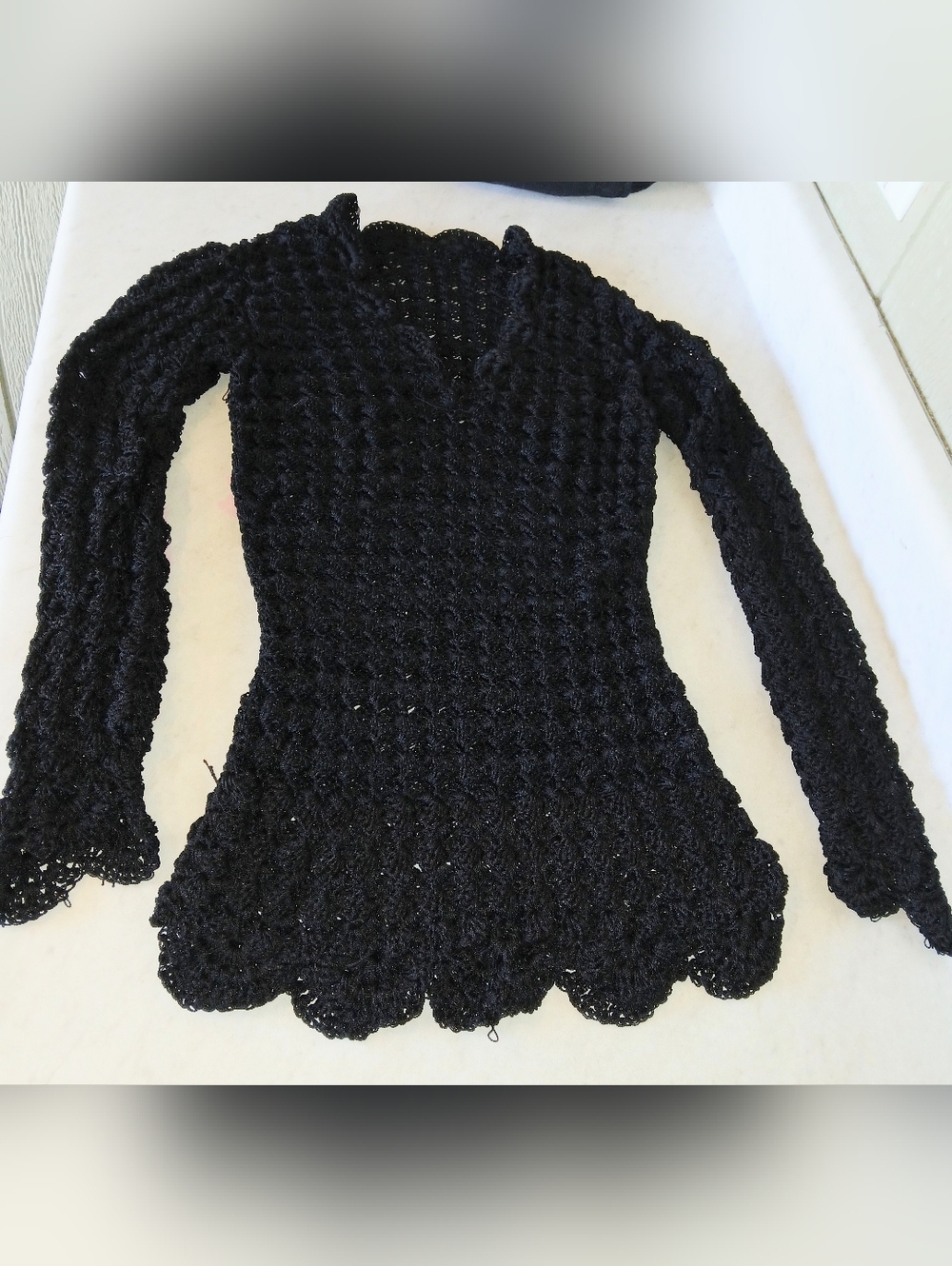 Womens Black Heavy Crotcheted Vneck Top Size Small - Picture 2 of 9